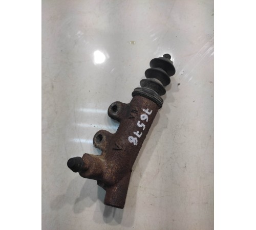 Цилиндр сцепления главный