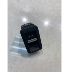 Кнопка открывания багажника