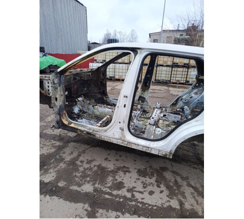 Порог со стойкой левый