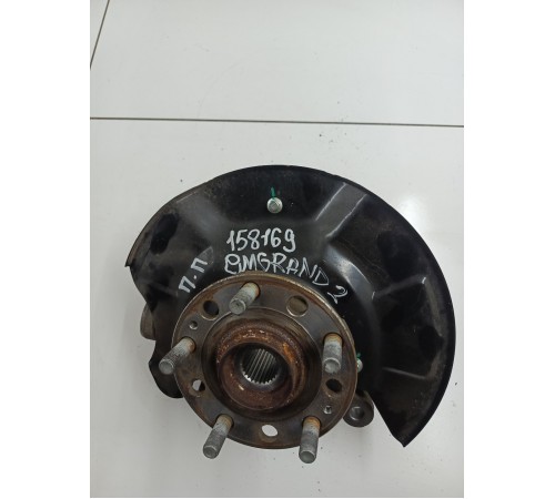 Кулак поворотный передний правый