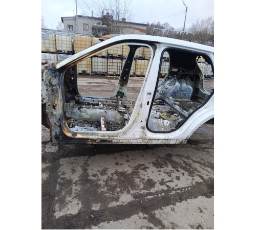 Порог со стойкой левый