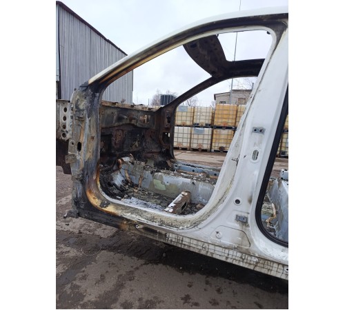 Порог со стойкой левый