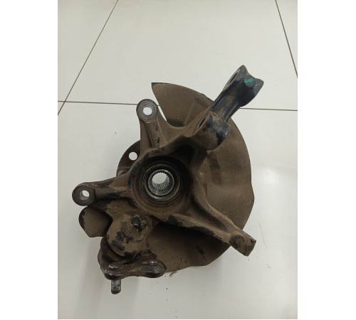 Кулак поворотный передний правый