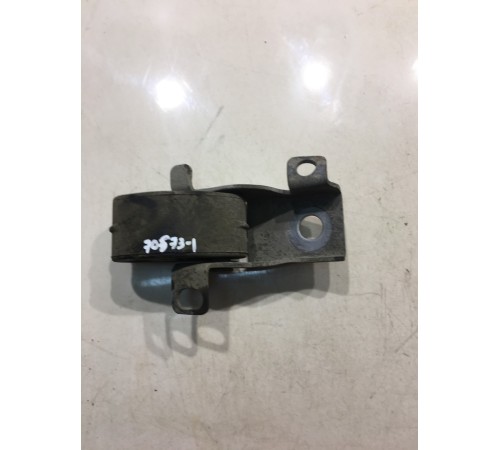 Кронштейн глушителя (правый)