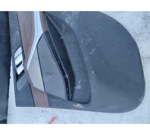 Обшивка двери задняя правая