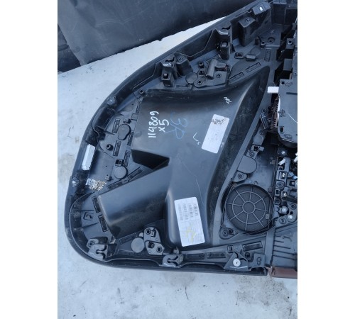 Обшивка двери задняя правая