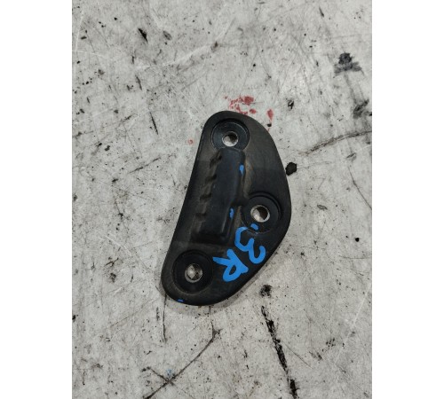 Направляющая (ограничитель) двери багажника задняя правая