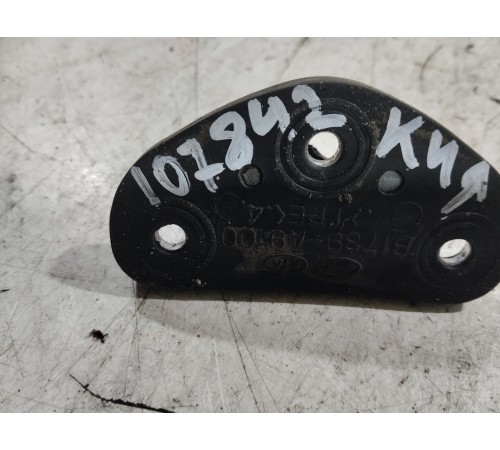 Направляющая (ограничитель) двери багажника задняя правая