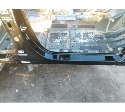 Порог с центральной стойкой (правый)