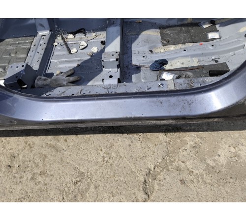 Порог со стойкой правый