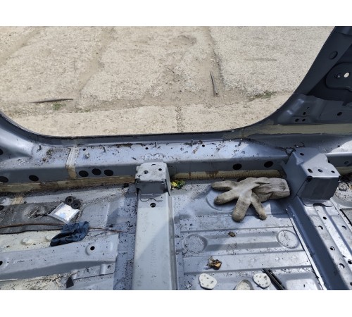 Порог со стойкой правый