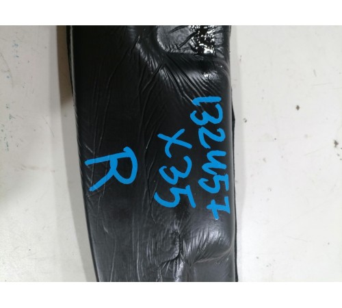 Пыльник крыла передний правый