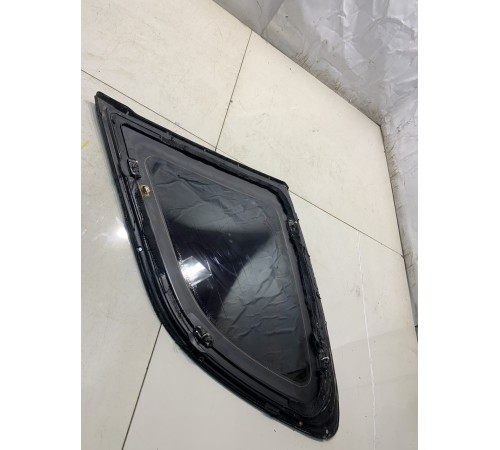 Глуое стекло(заднее,левое)