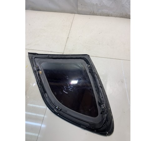 Глуое стекло(заднее,левое)