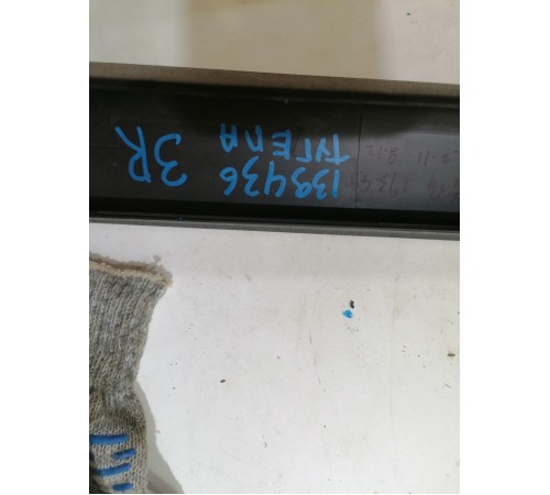 Обшивка двери багажника правая