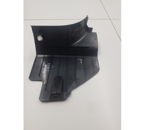 Накладка стойки передняя левая