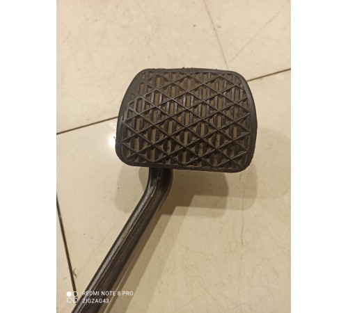 Педаль тормоза