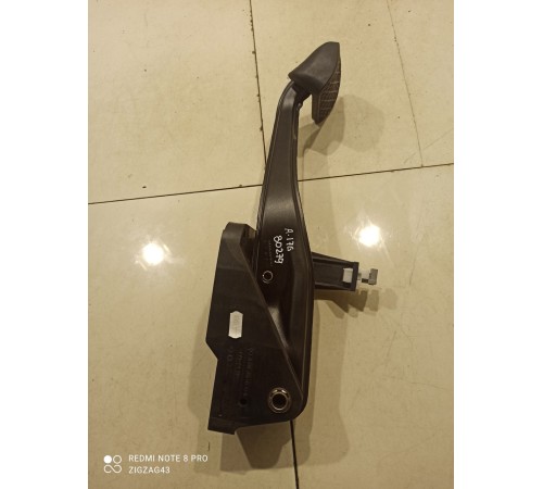 Педаль тормоза