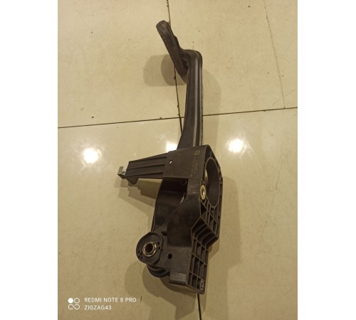 Педаль тормоза