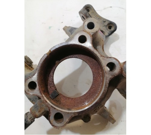 Кулак подвески задний левый, цапфа