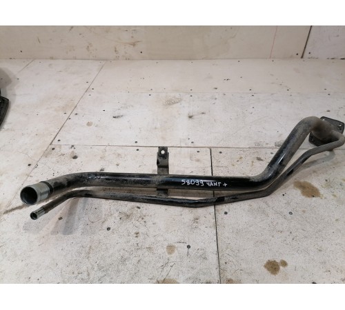 Горловина топливного бака