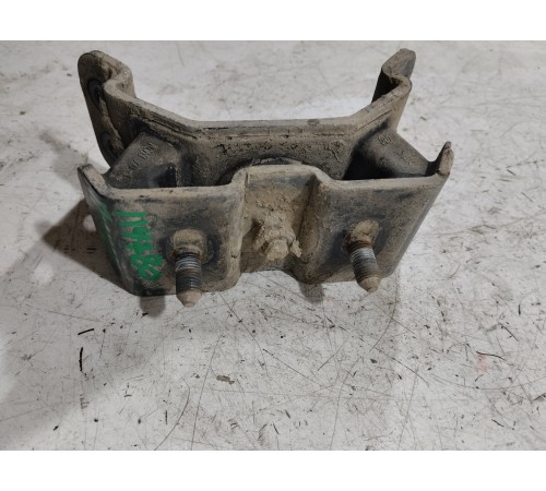 Кронштейн (крепление) коробки передач