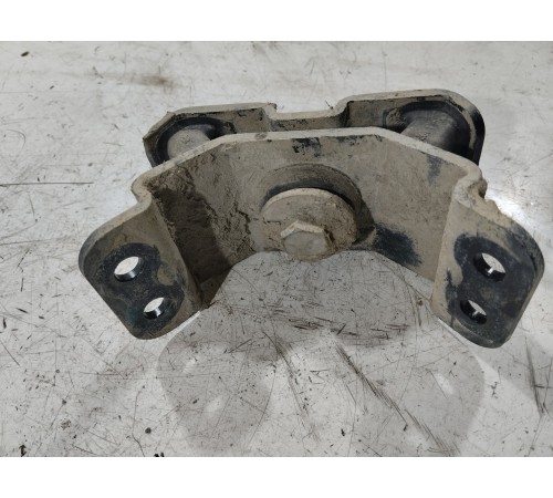 Кронштейн (крепление) коробки передач