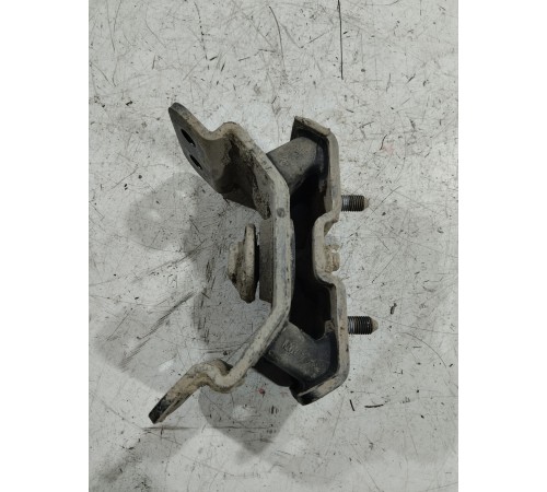 Кронштейн (крепление) коробки передач