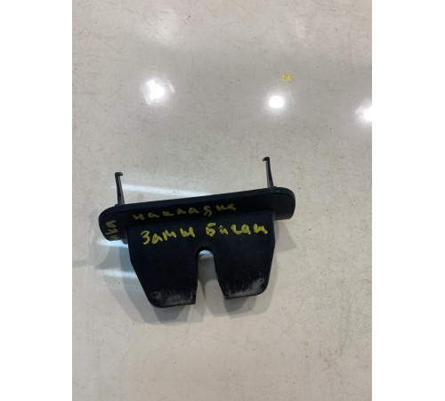 Накладка замка багажника