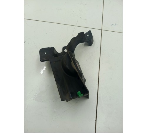 Кронштейн крепление передний правый