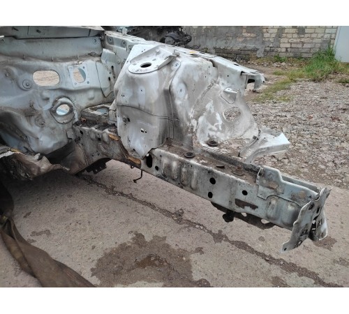 Лонжерон (передний, левый)