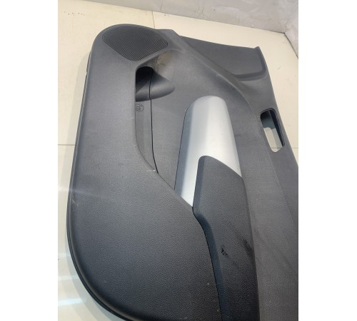 Обшивка двери (передняя, правая)