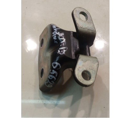 Петля двери (задняя, левая, верхняя)