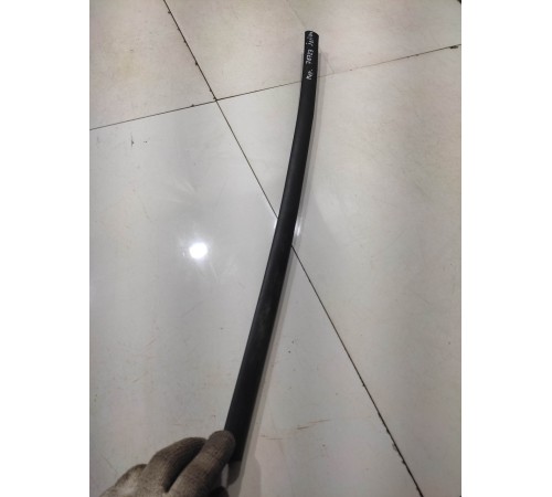 Уплотнитель моторного отсека передний