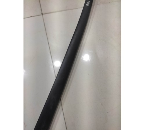 Уплотнитель моторного отсека передний