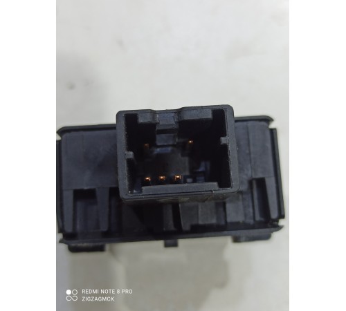 Кнопка отключения электропривода багажника