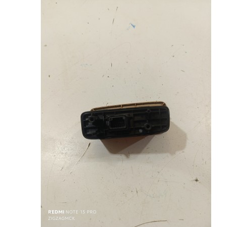 Блок кнопок открывания багажника