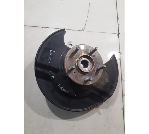 Кулак поворотный передний правый