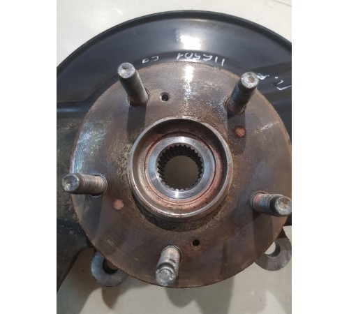 Кулак поворотный передний правый