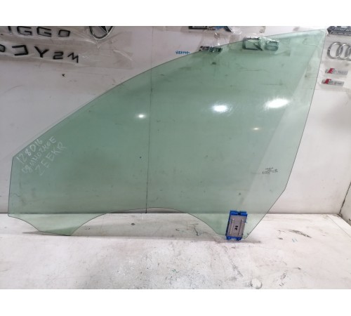 Стекло двери переднее левое