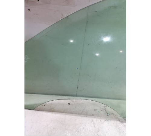 Стекло двери переднее левое