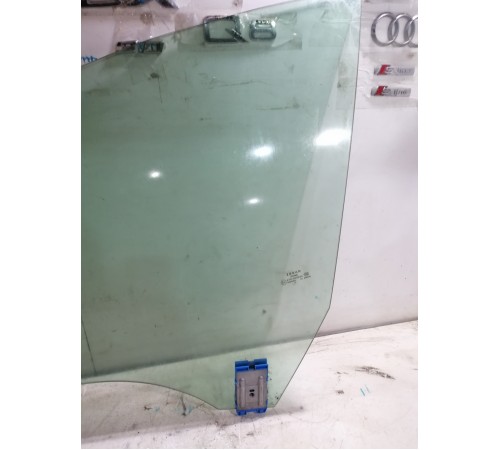 Стекло двери переднее левое