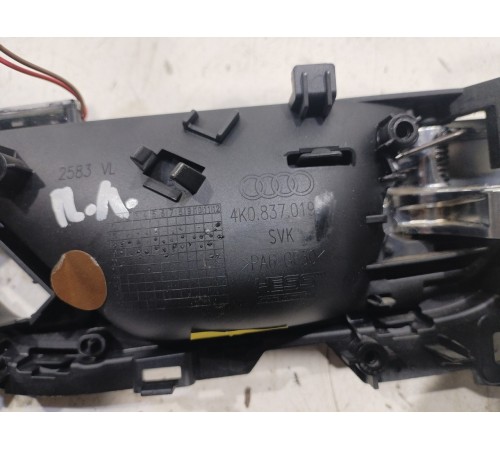 Ручка двери (передняя левая внутренняя)