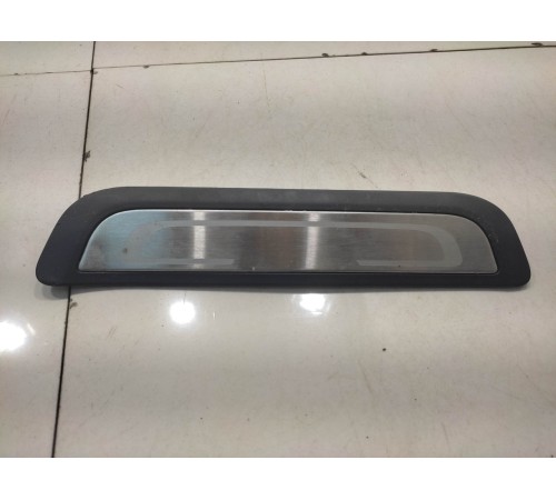 Декоративная накладка порога(задняя правая)