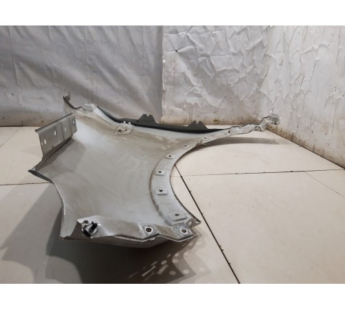 Крыло переднее правое