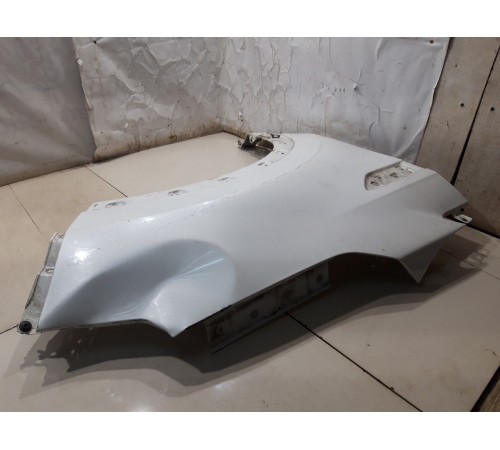 Крыло переднее правое