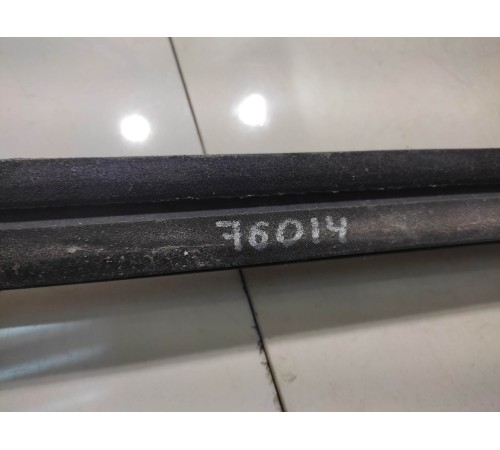 Уплотнитель стекла (передний, левый, внешний)