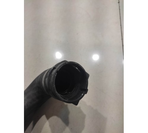 Патрубок системы охлаждения