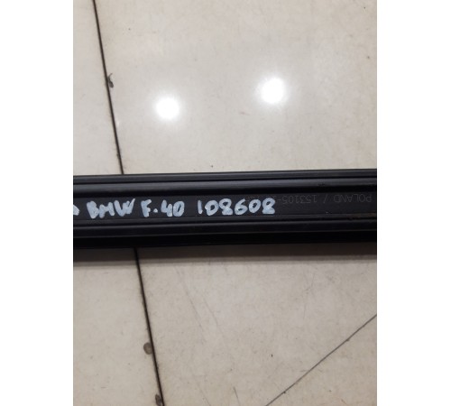 Уплотнитель стекла (передний левый внутренний)