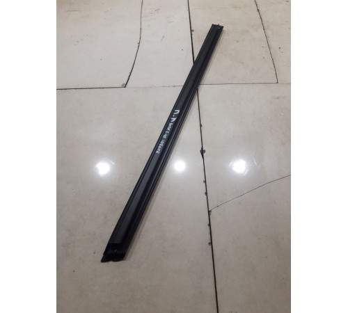 Уплотнитель стекла (передний левый внутренний)